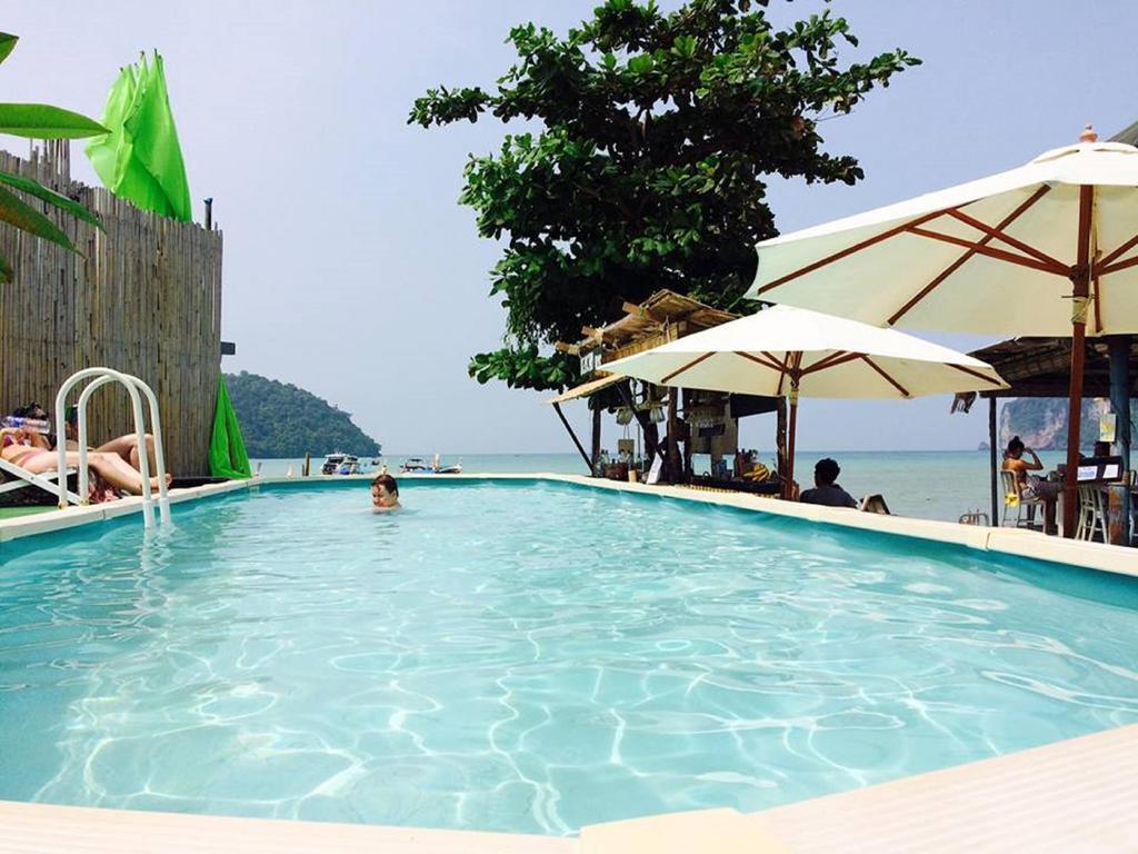 The Beacha Club Hotel Kepulauan Phi Phi Bagian luar foto